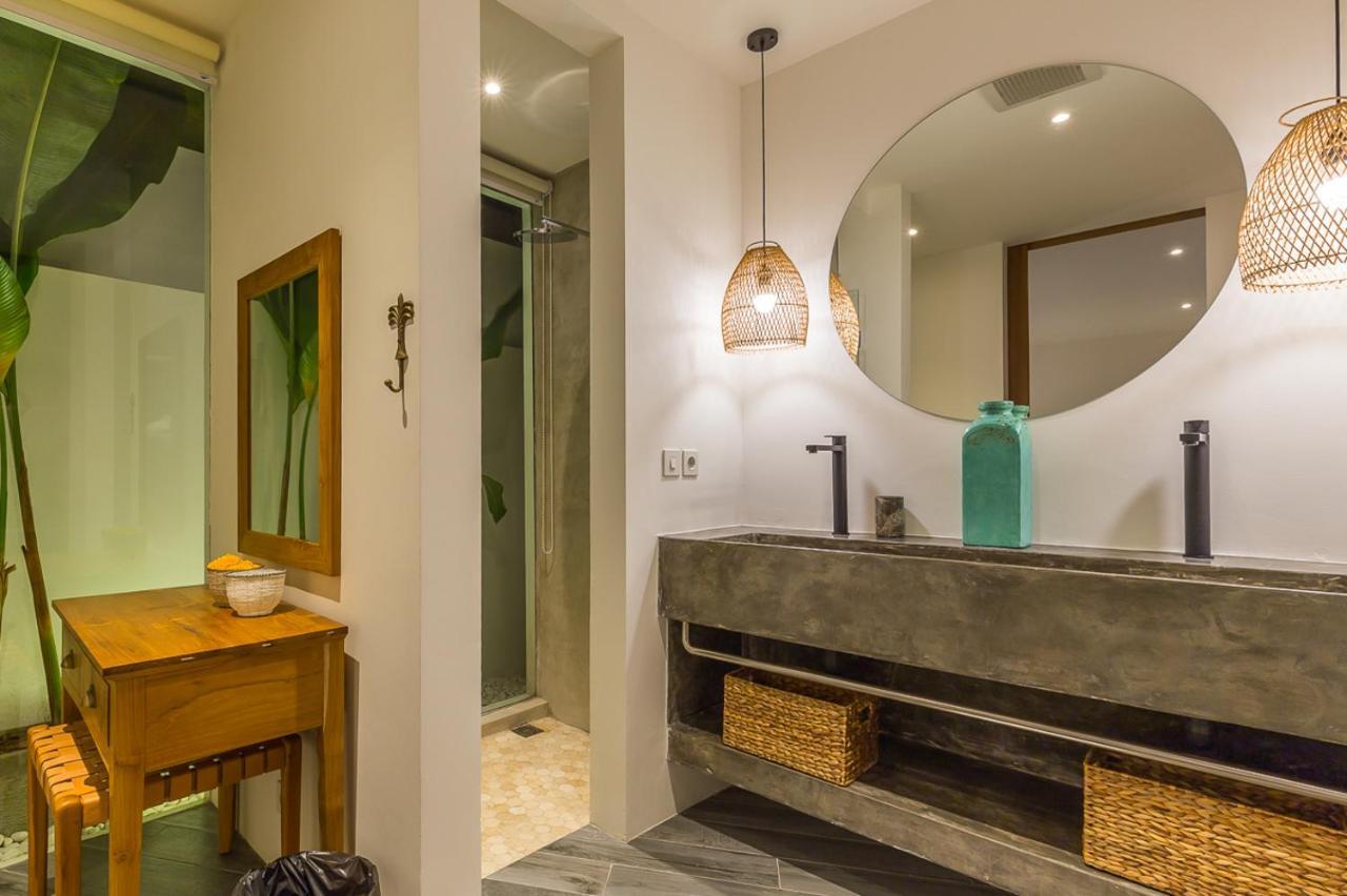 Villa KIU Seminyak Esterno foto